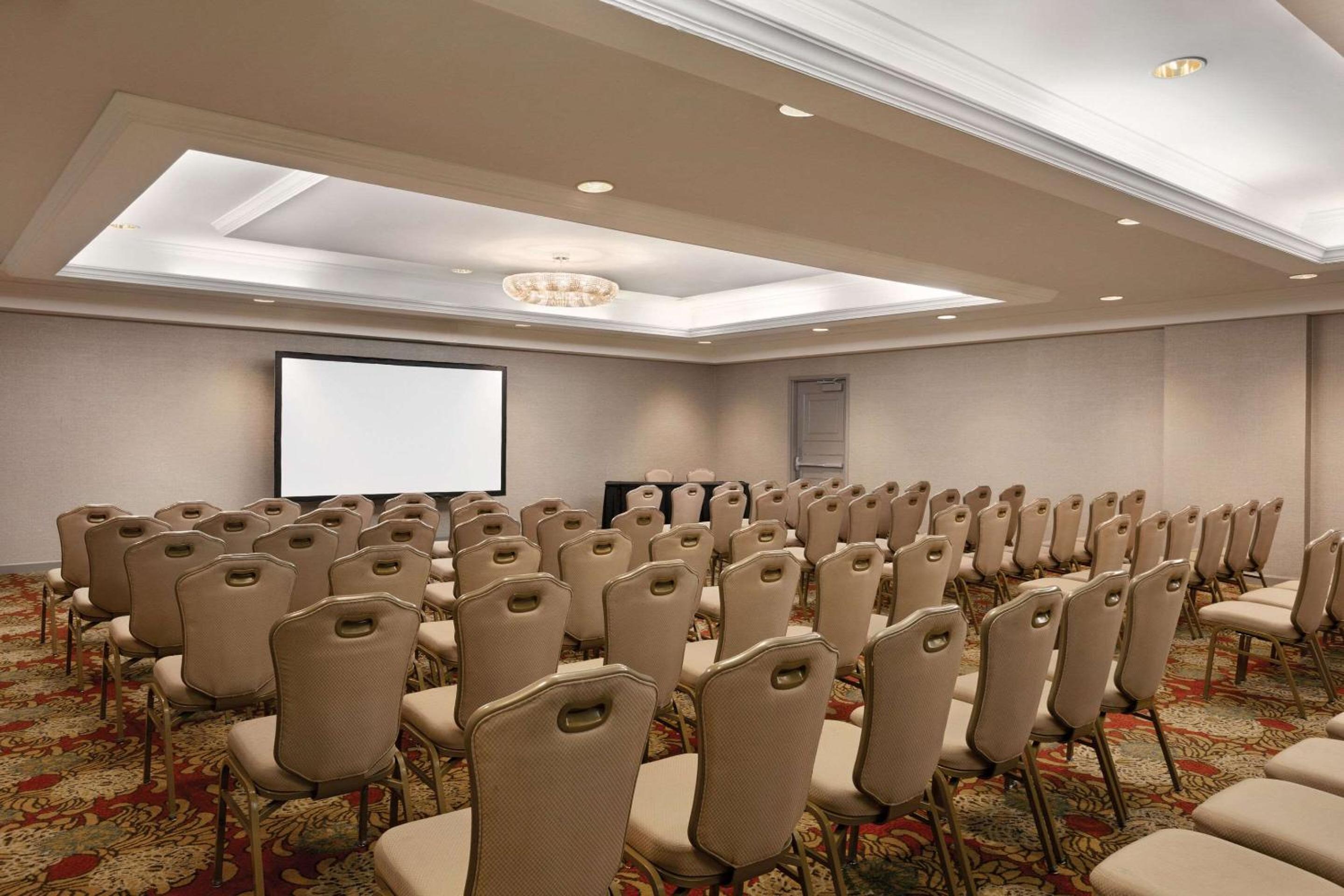 Radisson Hotel Lenexa Overland Park - Property Image 62
