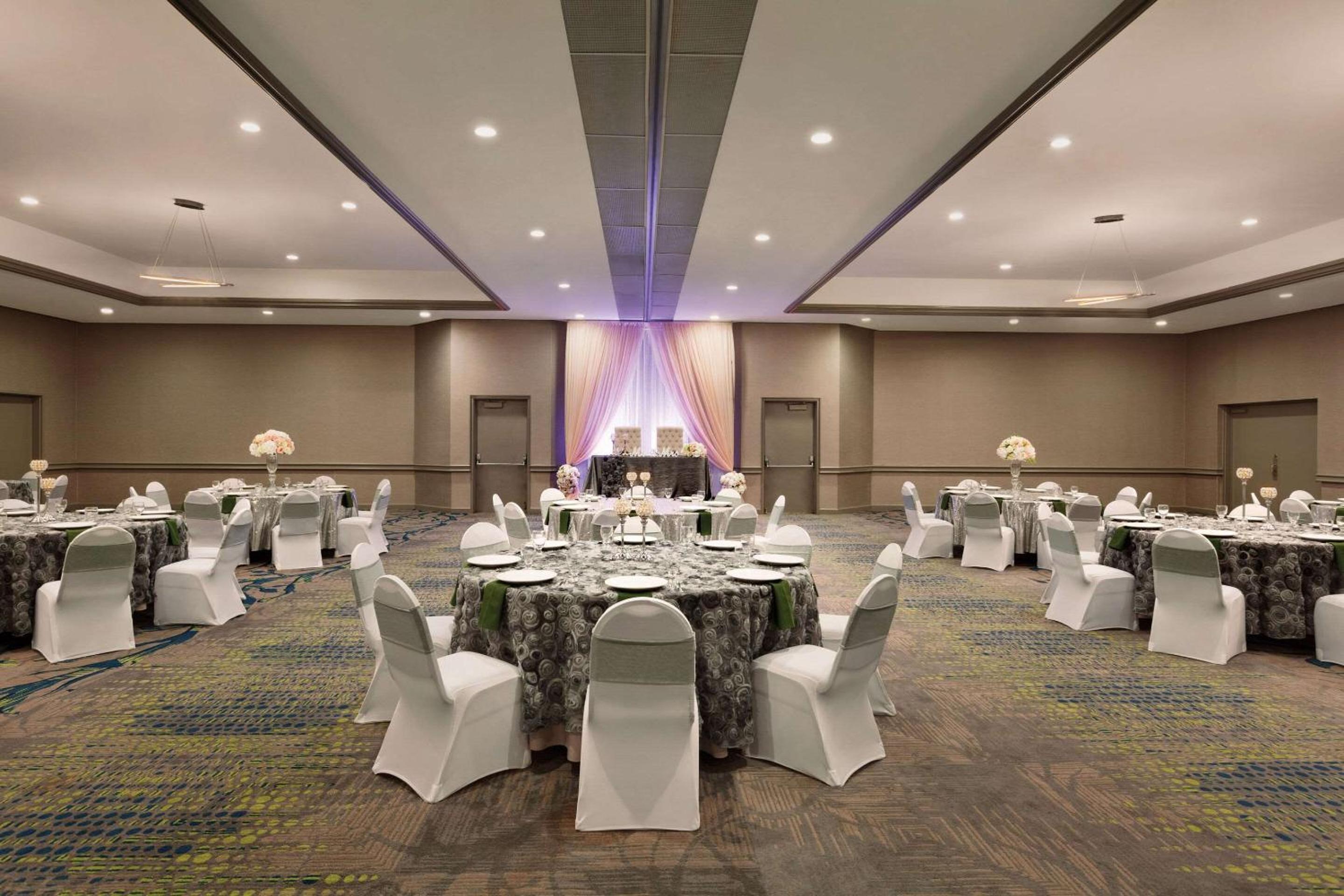 Radisson Hotel Lenexa Overland Park - Property Image 18