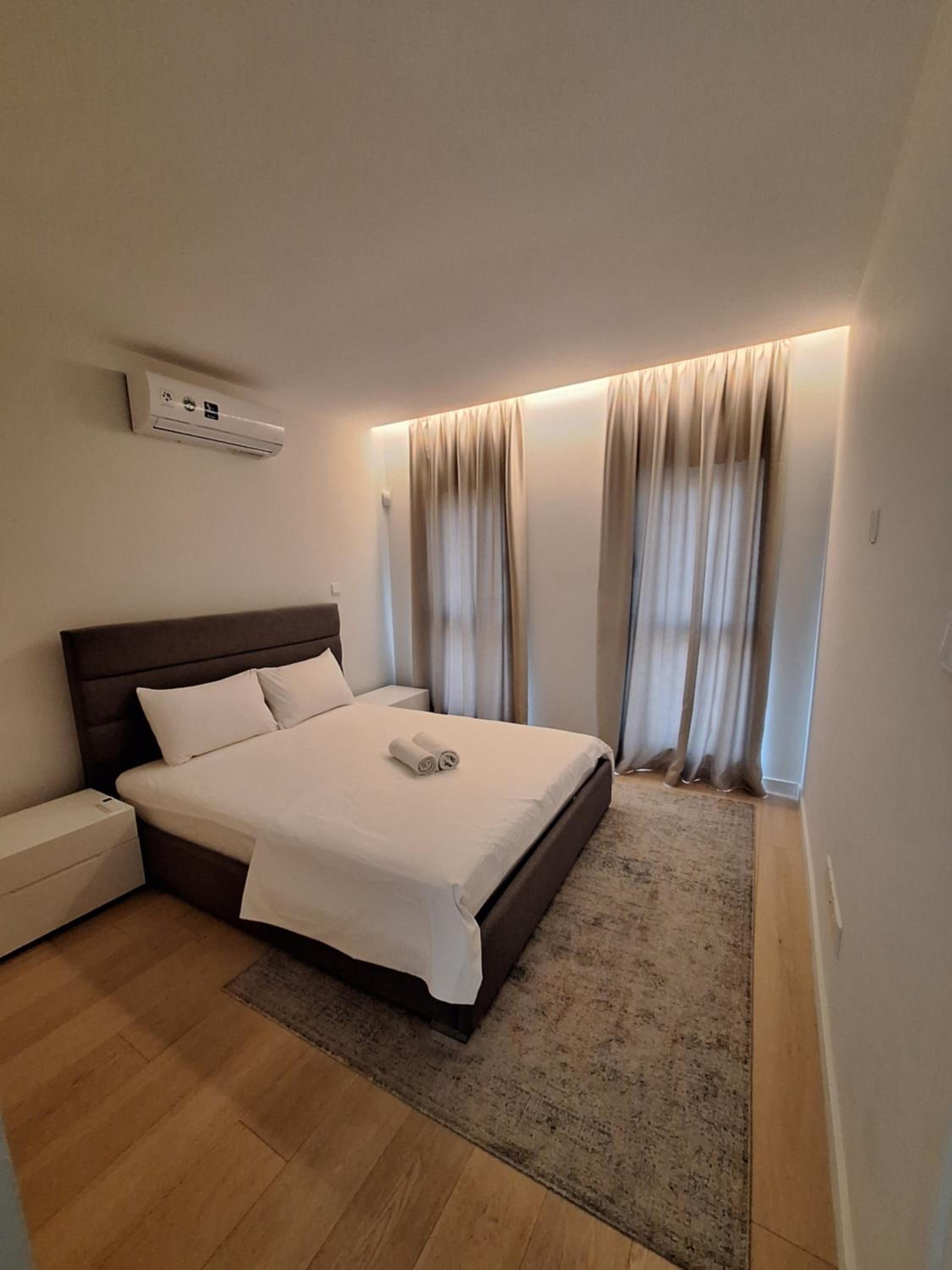 Emerald Suites