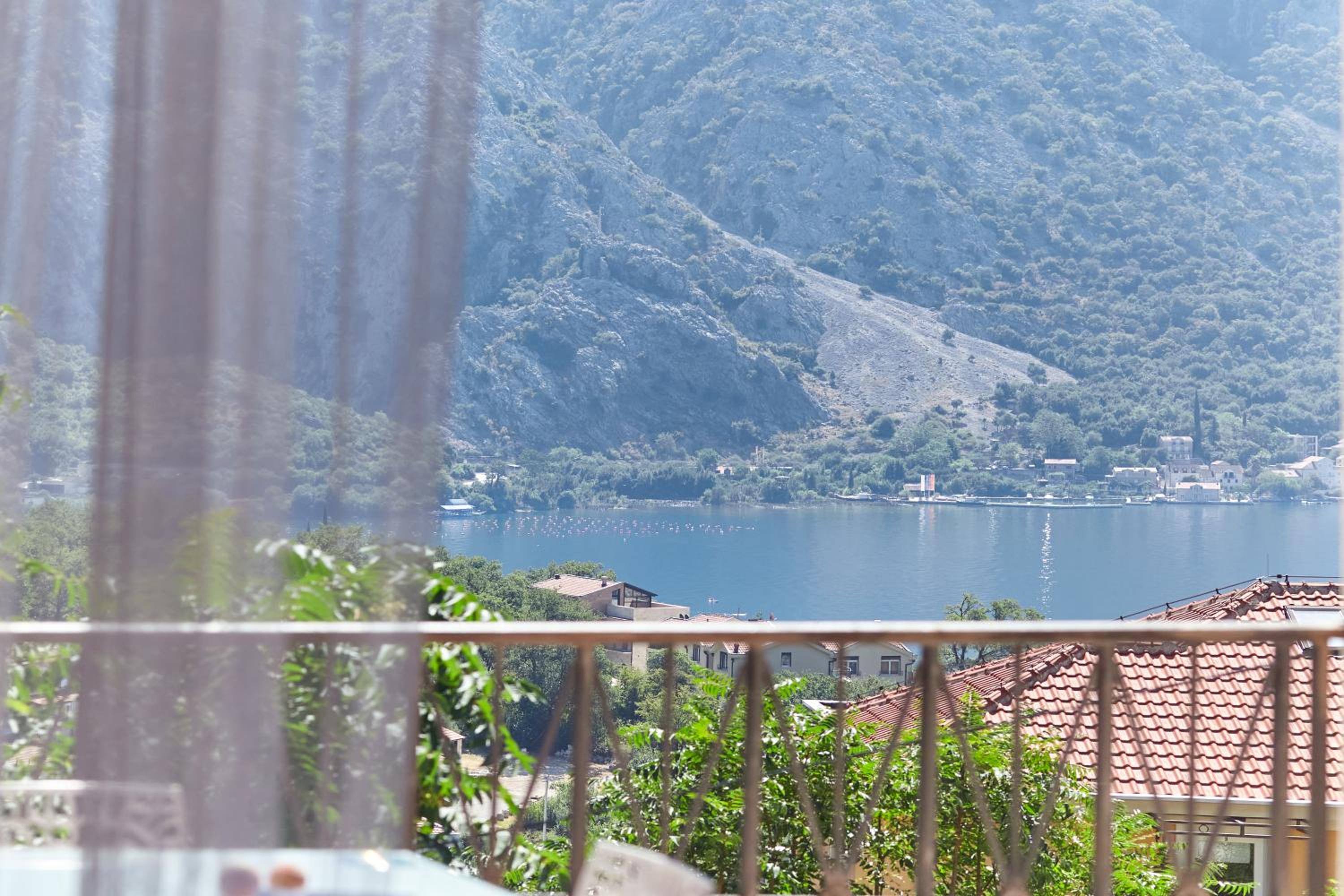 Green Hill 2 Apartments photo 2