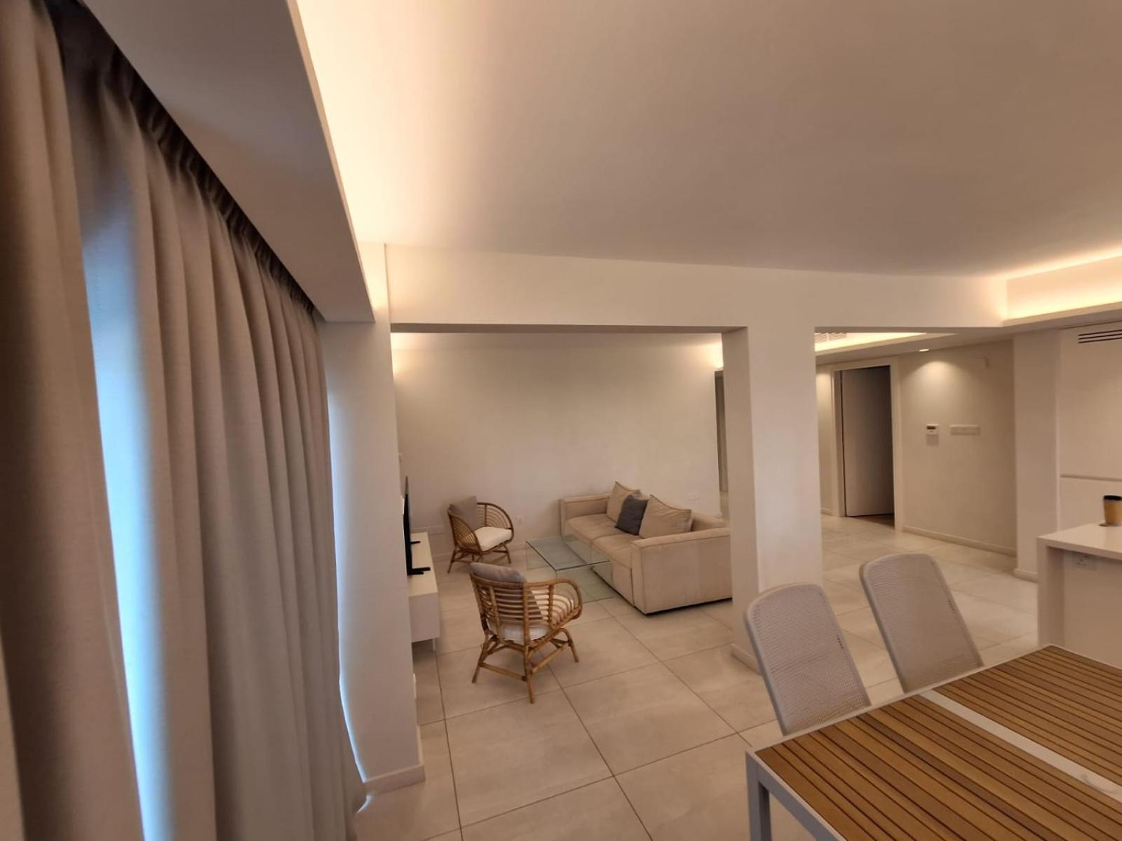 Emerald Suites