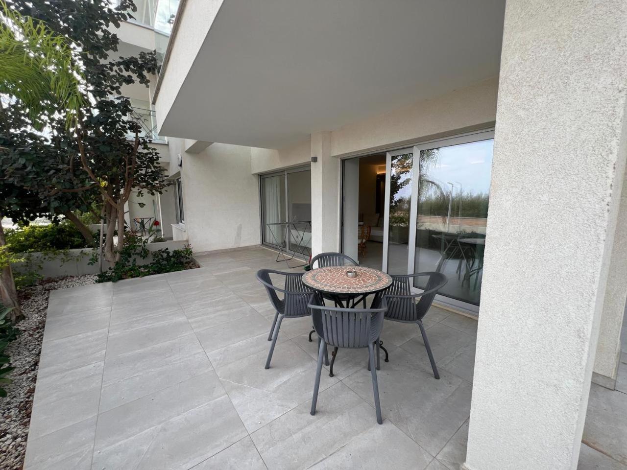 Emerald Suites