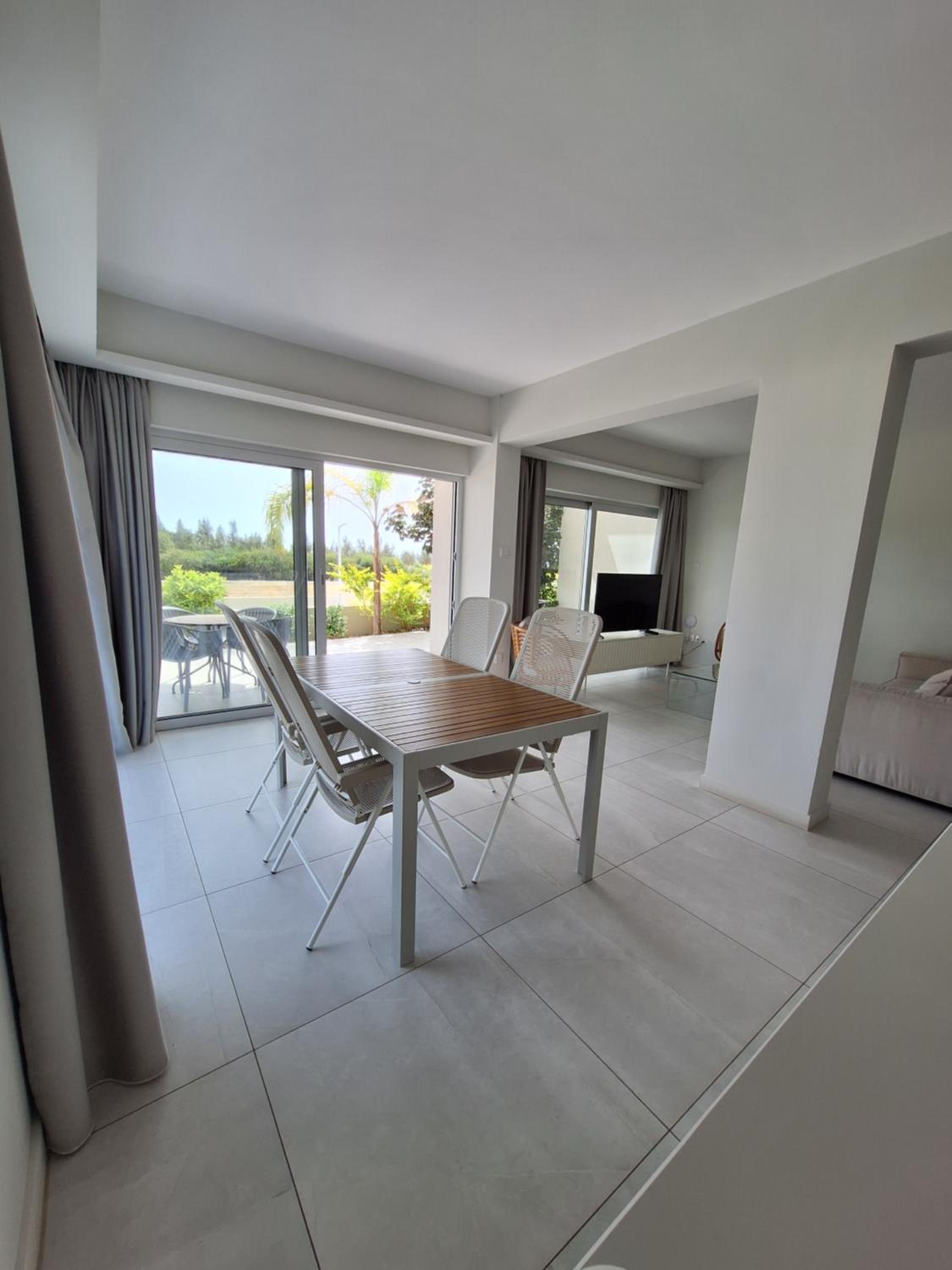 Emerald Suites