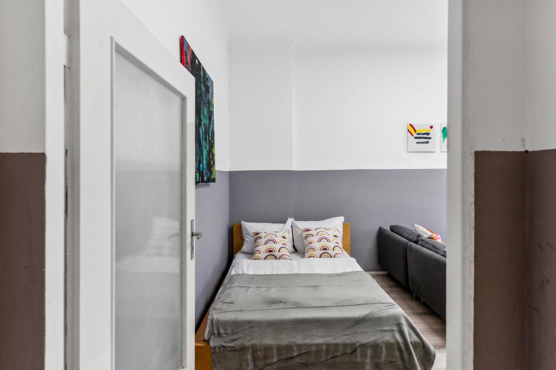 Bright flat near park & transport Neukölln