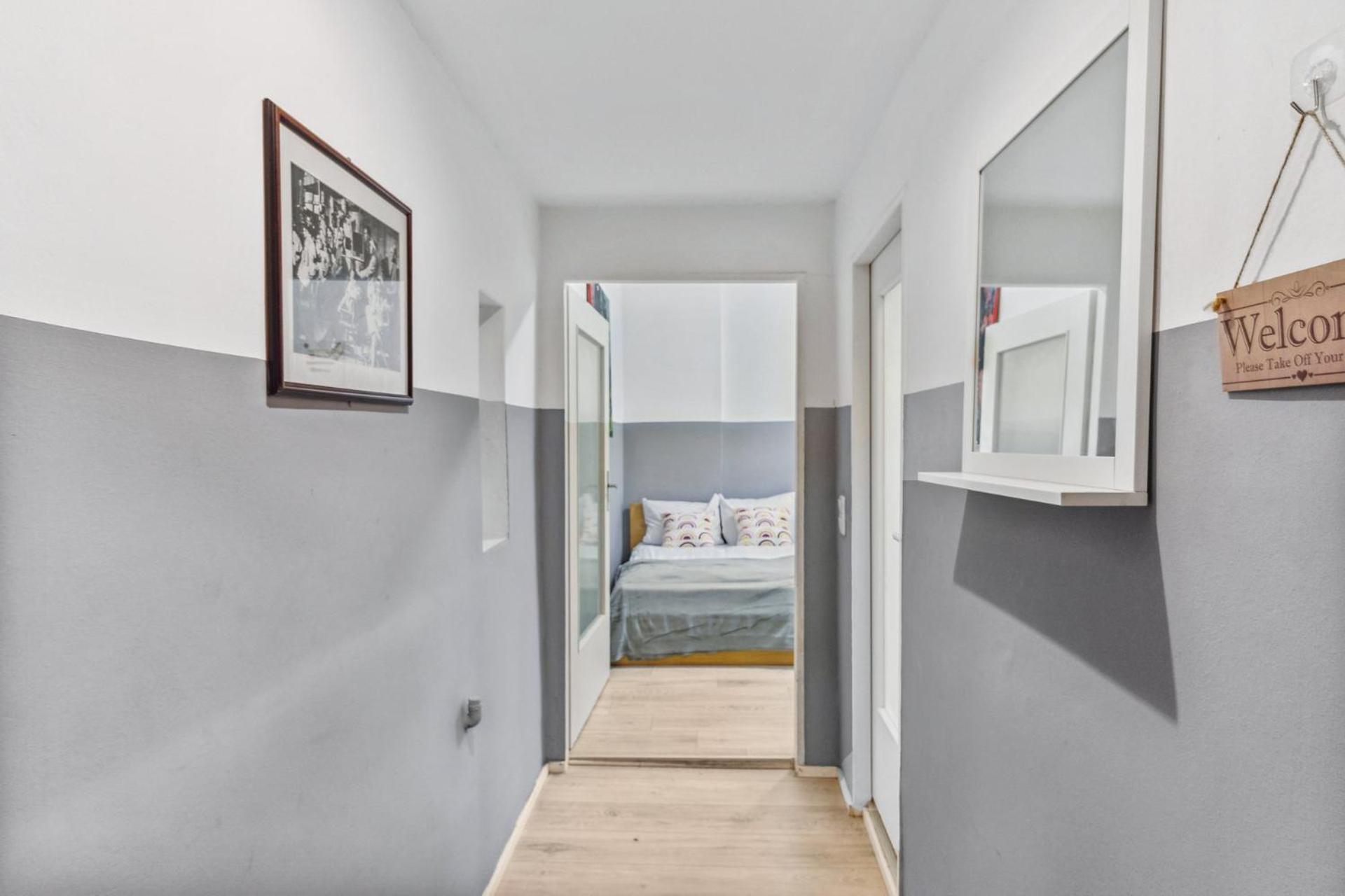 Bright flat near park & transport Neukölln