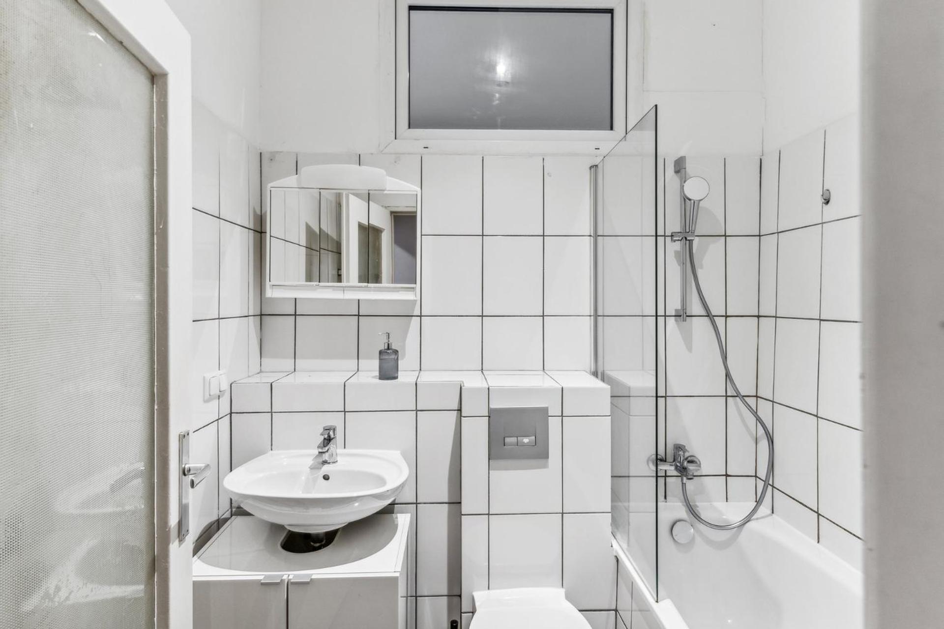 Bright flat near park & transport Neukölln
