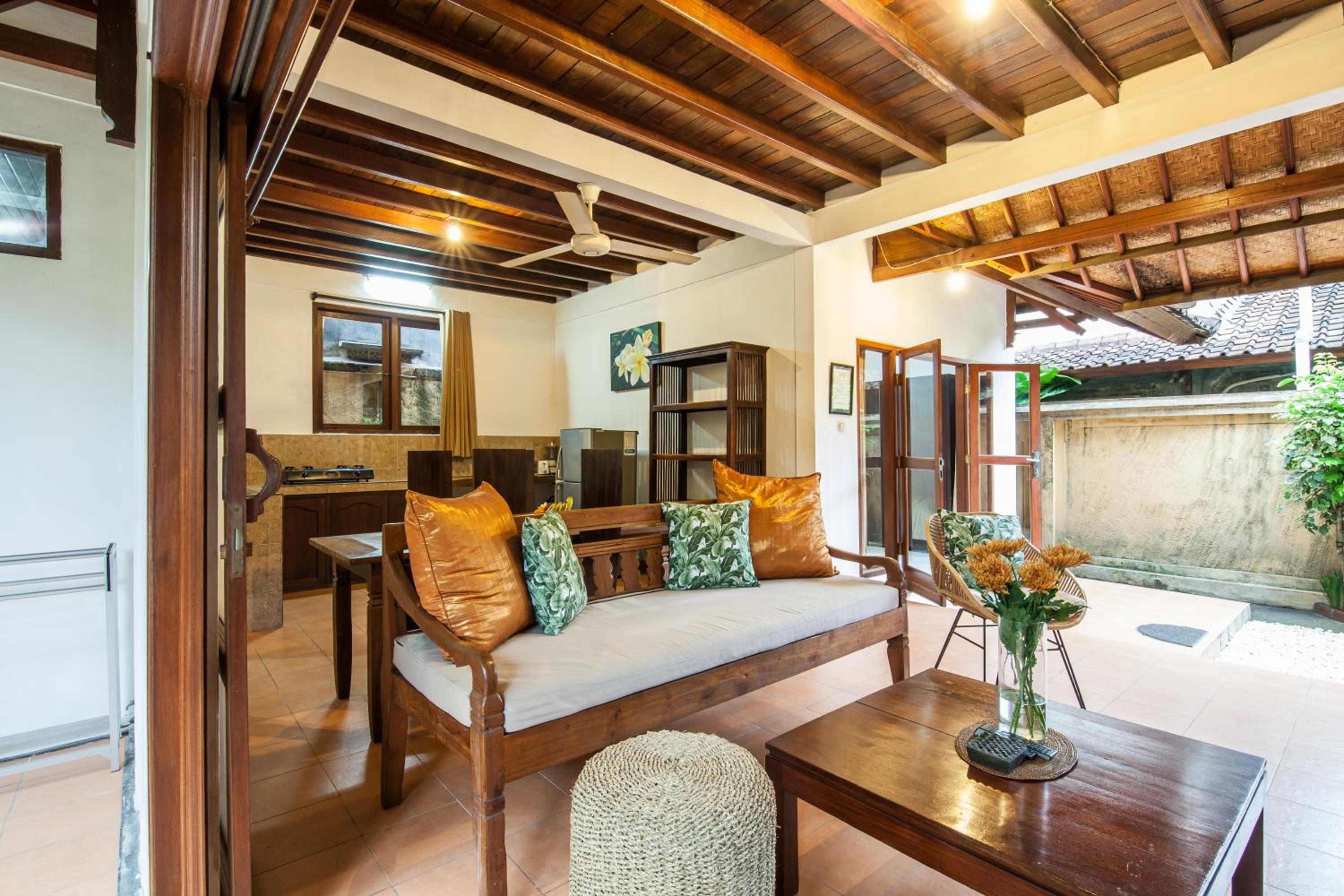 6-BR Garden Legian Villa 5-Min Walk to Beach and Shops Bali view 5