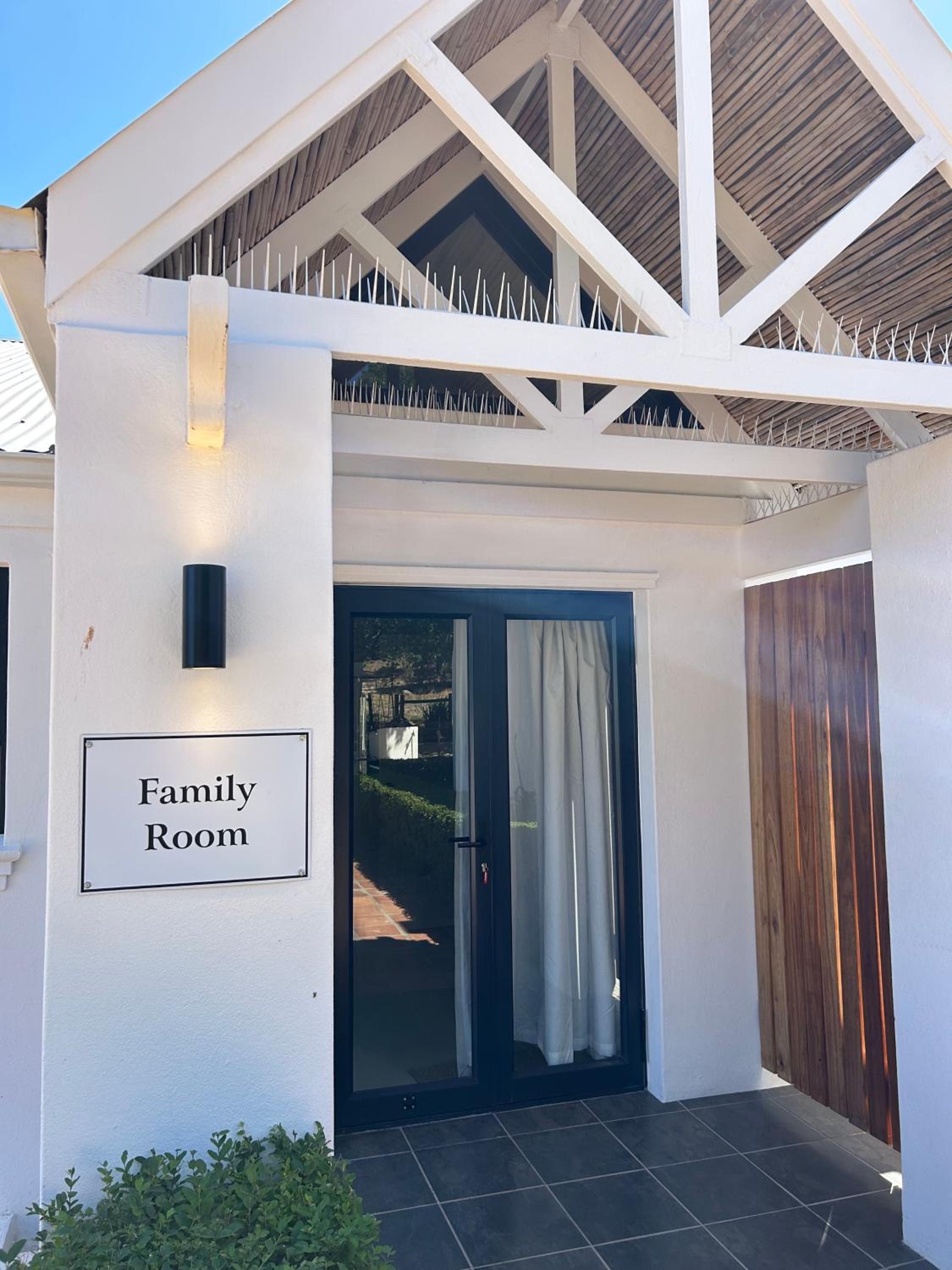 Topiary Wine Estate & Cottages