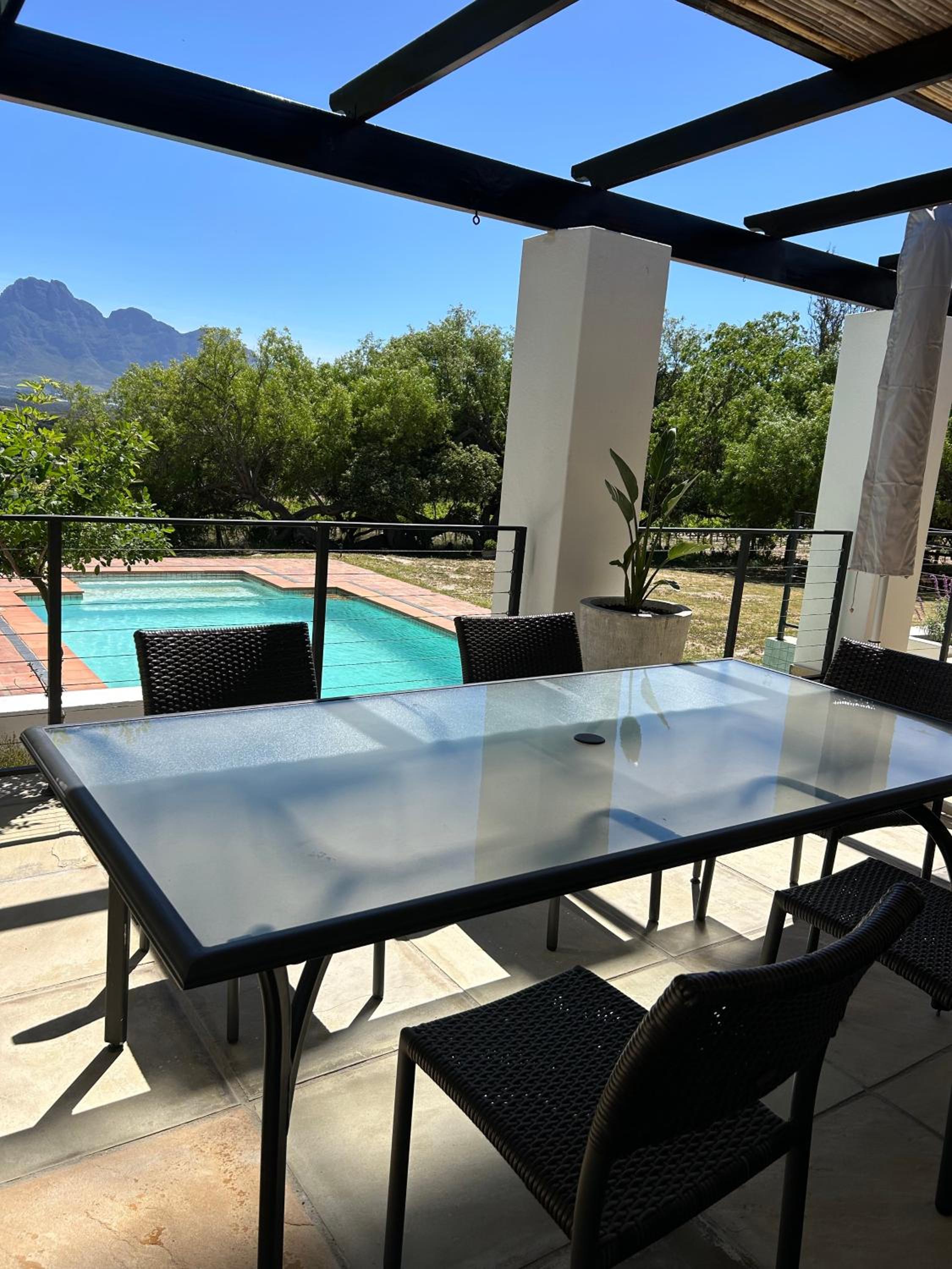 Topiary Wine Estate & Cottages
