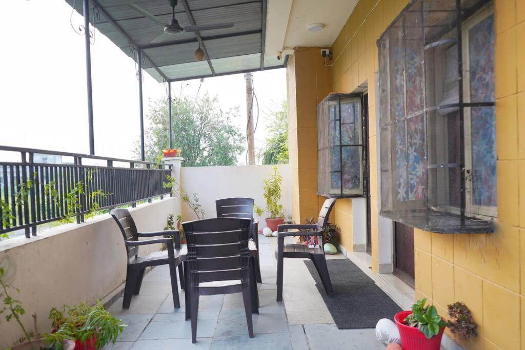 Forest Nook Charming Mountain view 2bhk