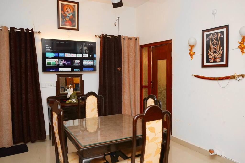 Forest Nook Charming Mountain view 2bhk