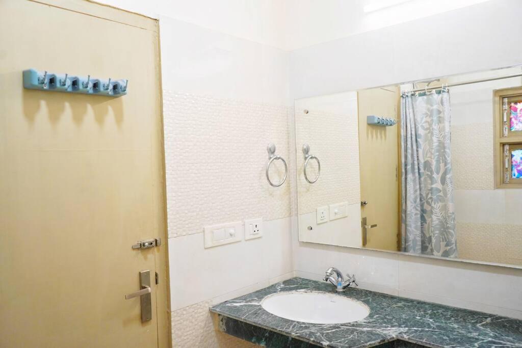 Forest Nook Charming Mountain view 2bhk