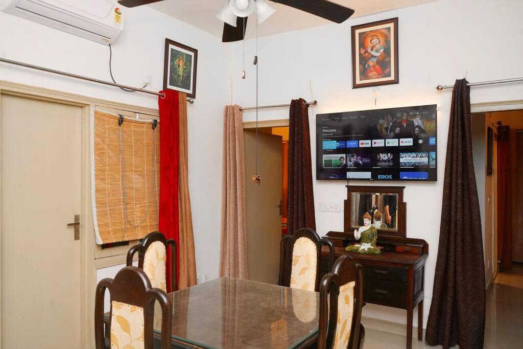 Forest Nook Charming Mountain view 2bhk