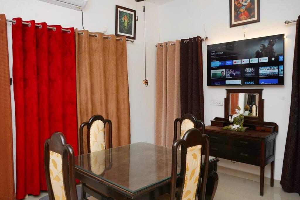 Forest Nook Charming Mountain view 2bhk