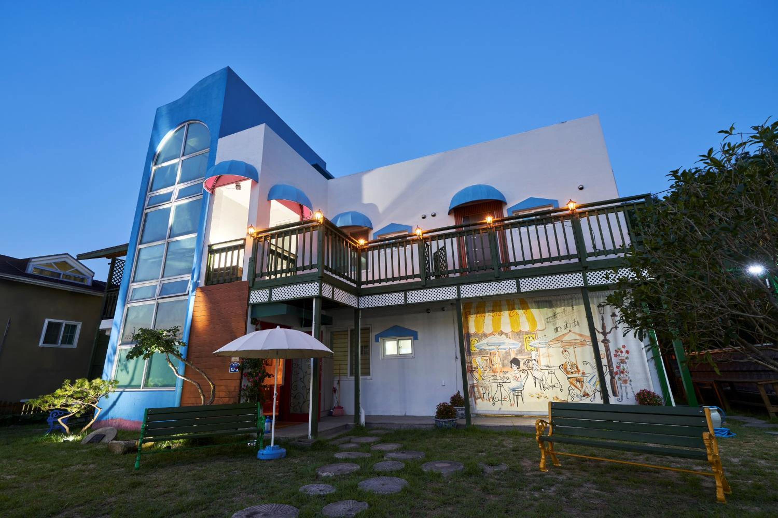 Bellus-Rose Pension Gyeongju