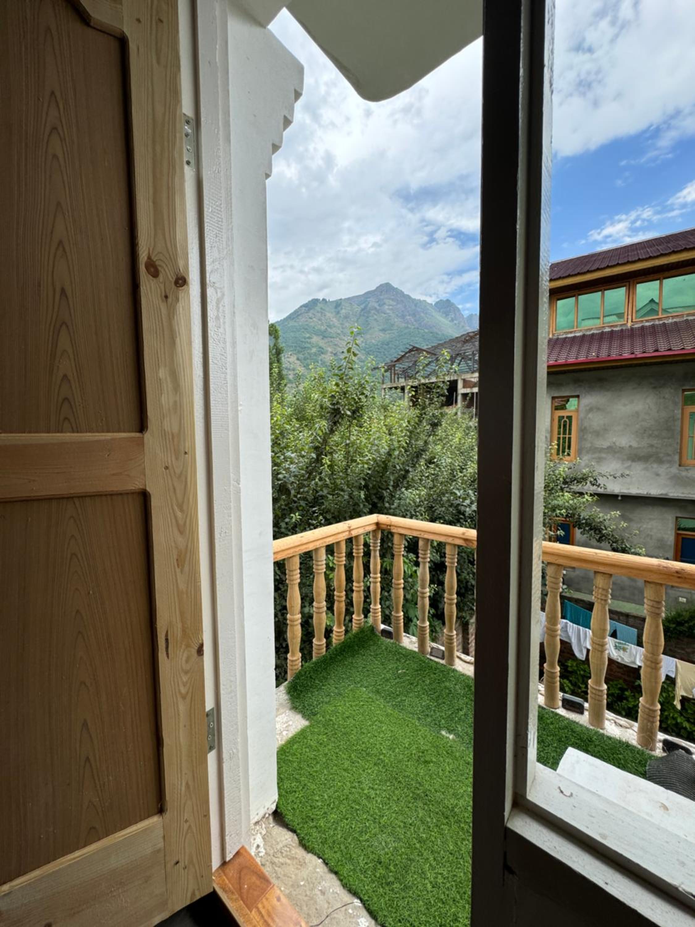 Shesh Bagh Boutique Homestay Luxury Retreat Srinagar view 2