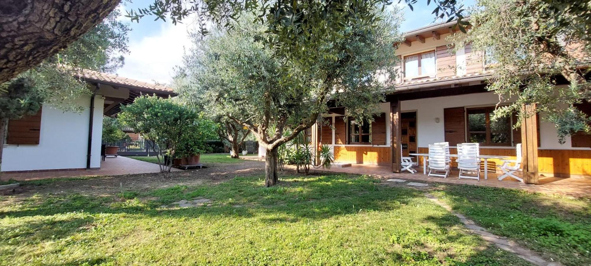 Elisa Holidays Apartments view 2