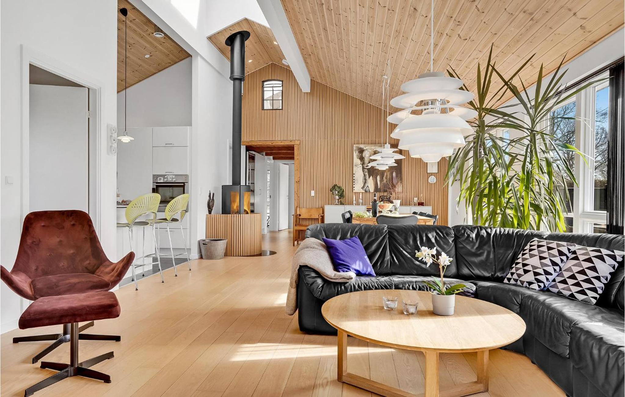 Nice Home In Juelsminde With Wifi