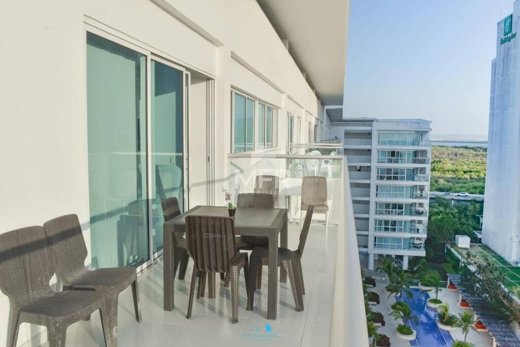 Edificio Morros 3, Beachfront & 2 Bedrooms by Inmobiliaria MFR