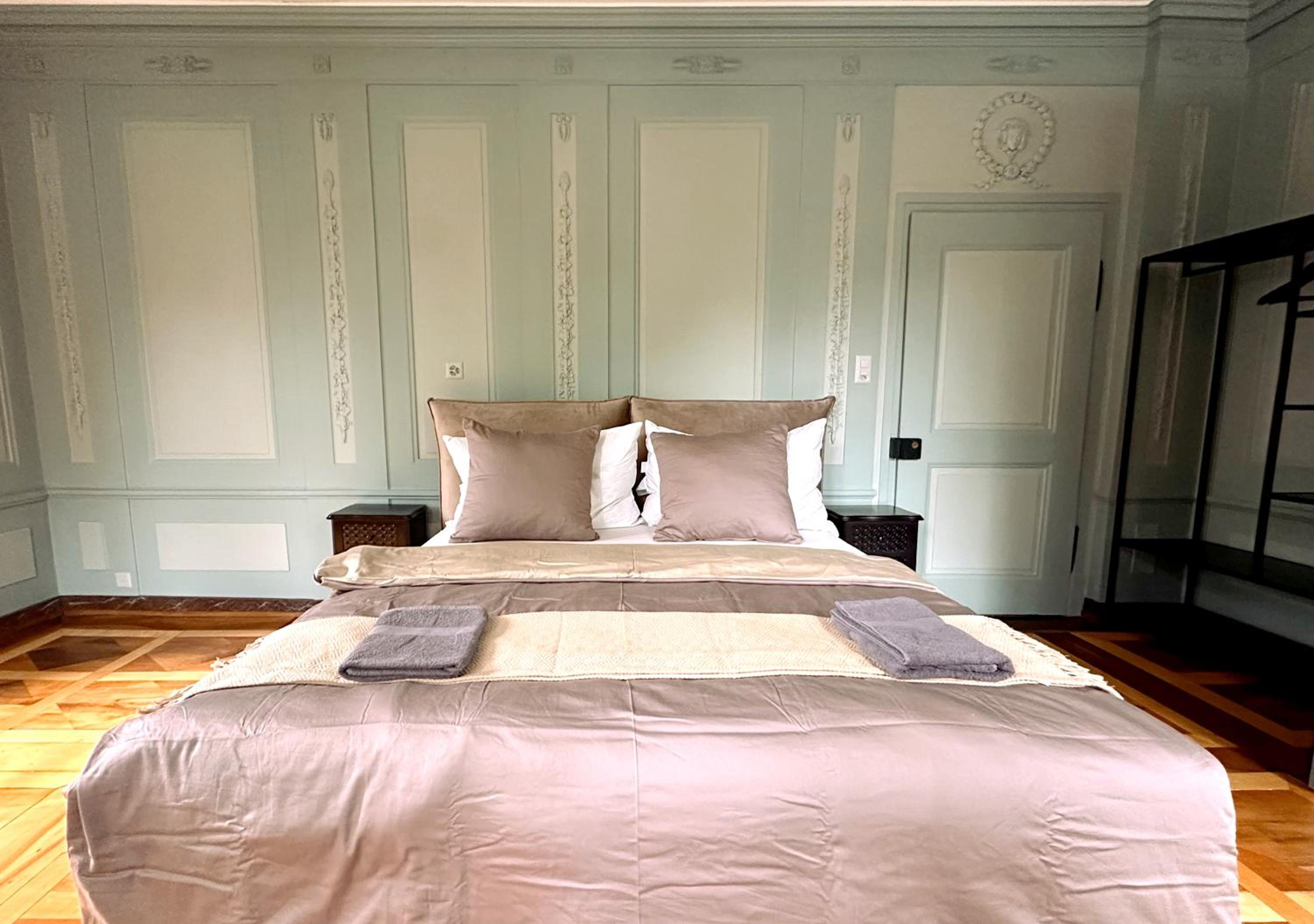 A&Y Exclusive 5 Star Historic Luxury Villa Lucerne
