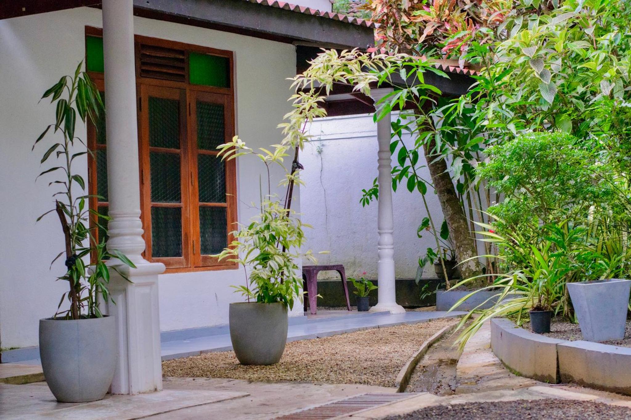The Golden Sand Villa in Unawatuna view 5