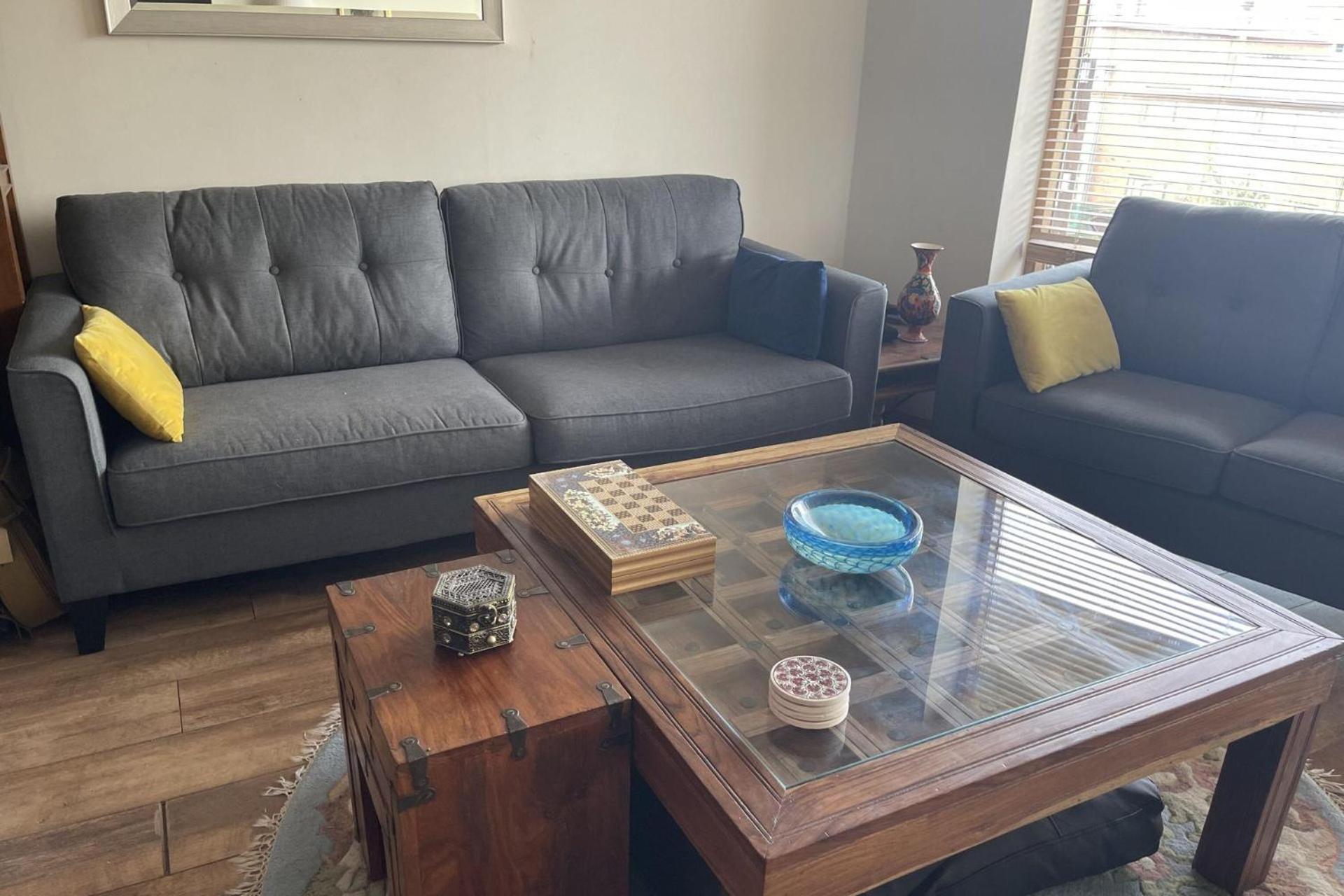 Central Dublin 2-Bed Apartment -Sleeps 5 & Parking