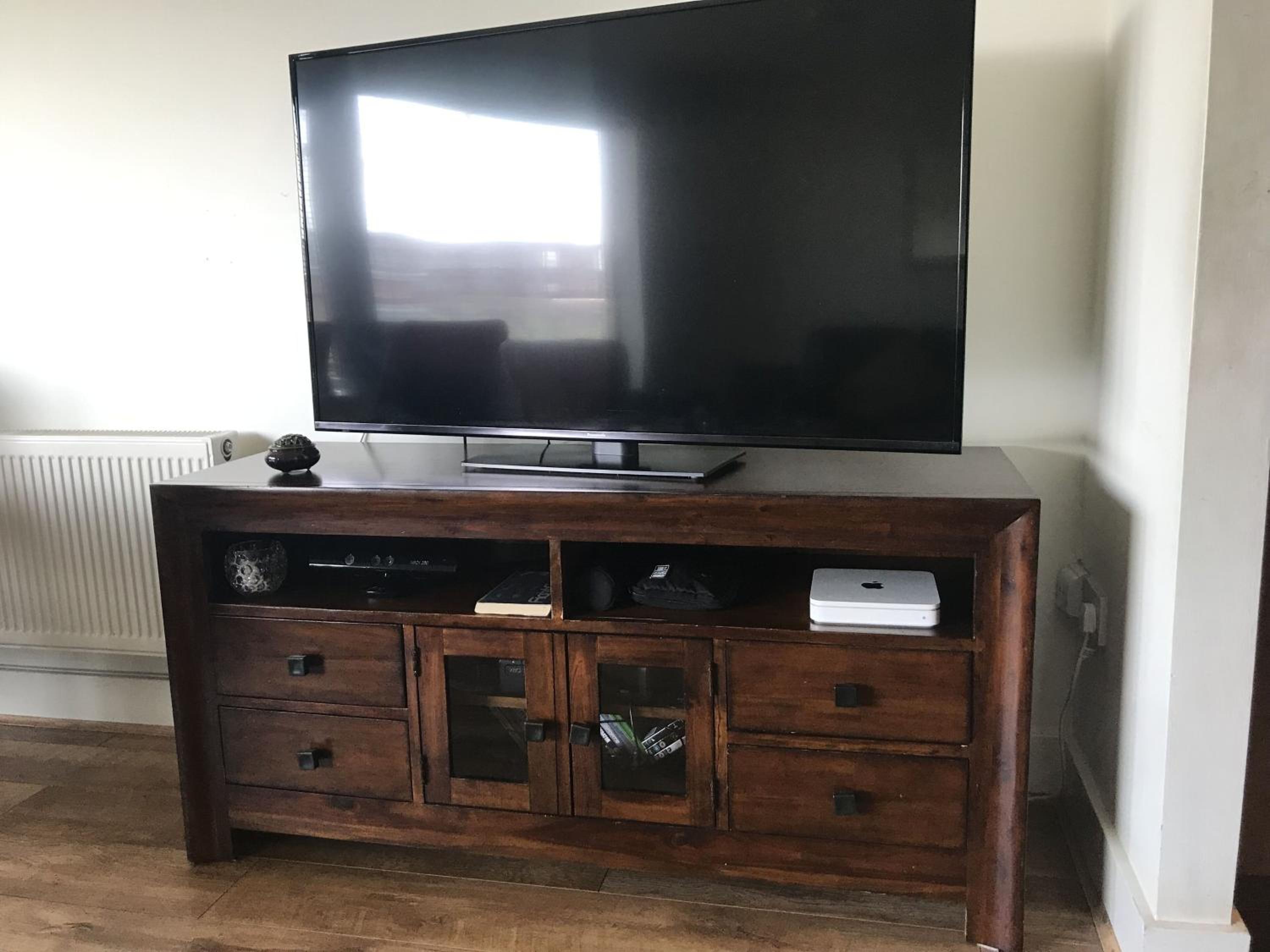 Central Dublin 2-Bed Apartment -Sleeps 5 & Parking
