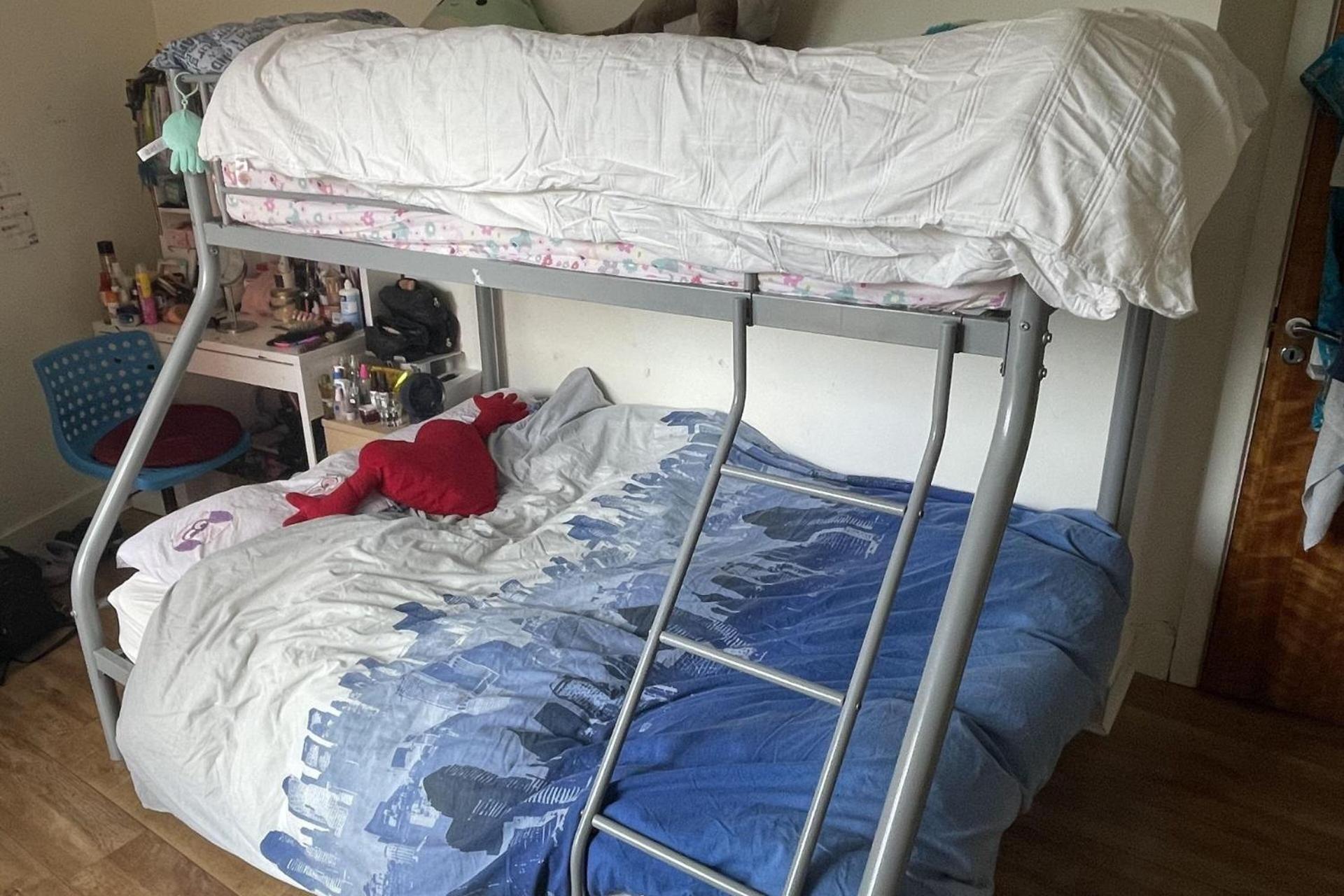 Central Dublin 2-Bed Apartment -Sleeps 5 & Parking