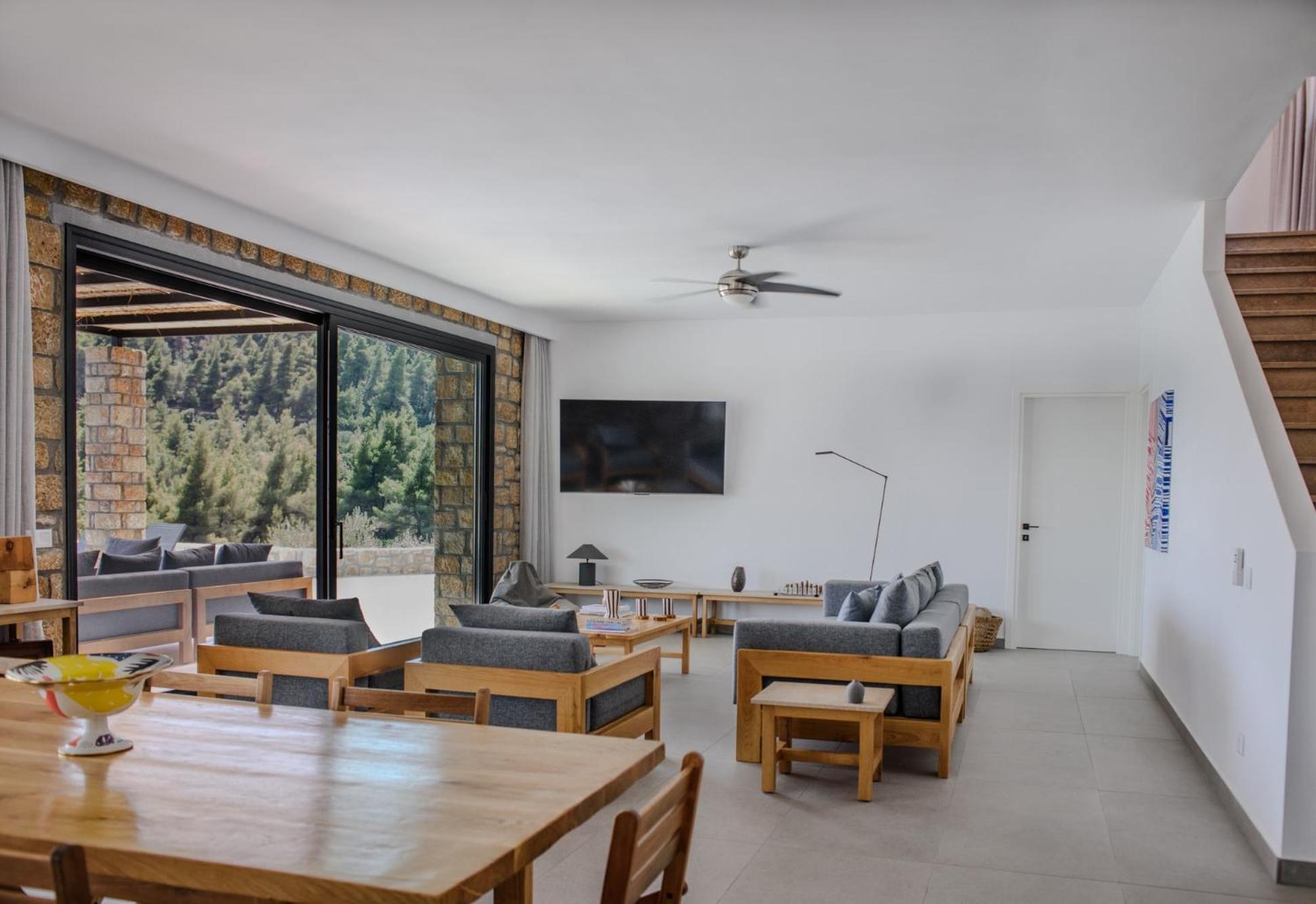 The Mavrolitharo Residence