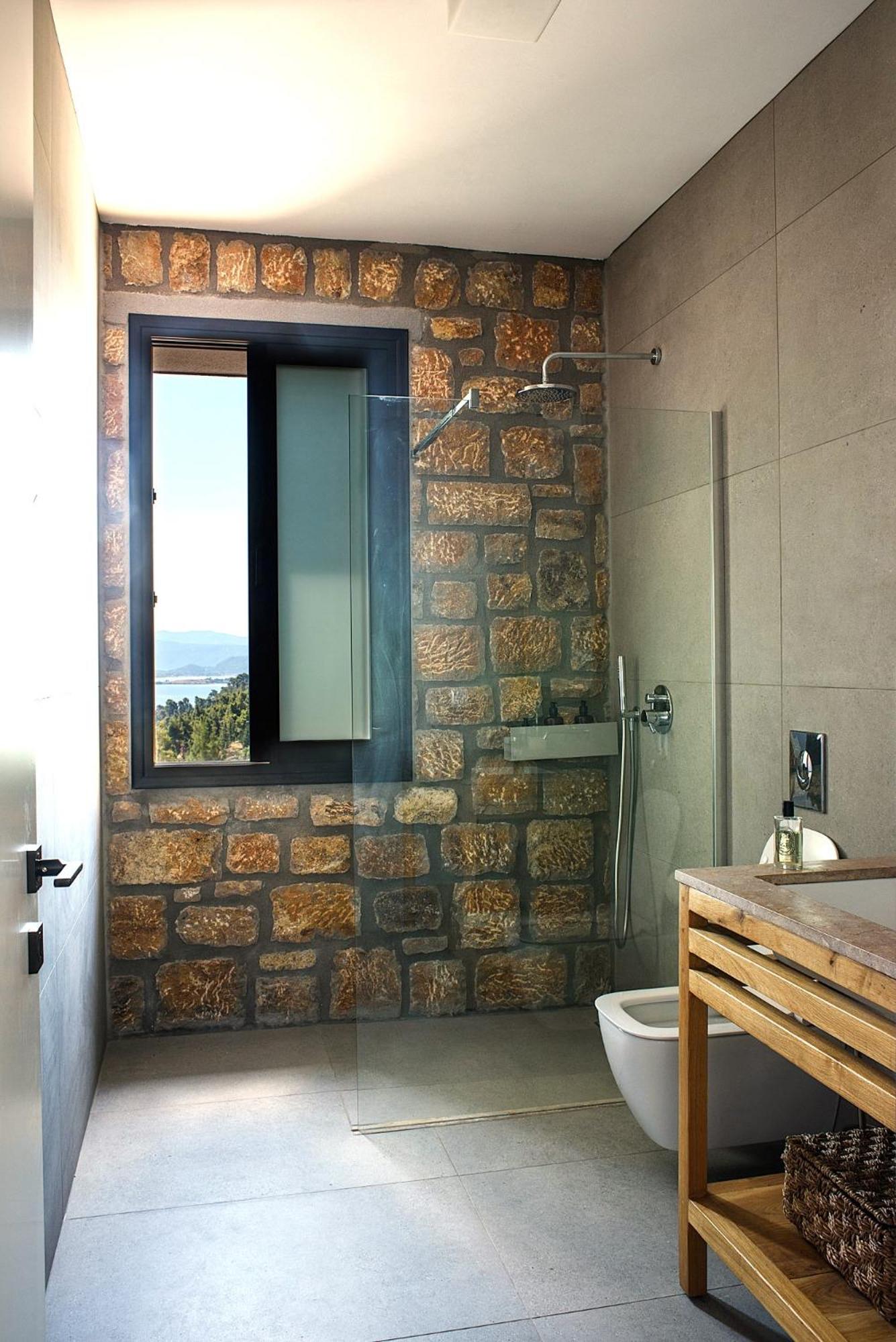 The Mavrolitharo Residence