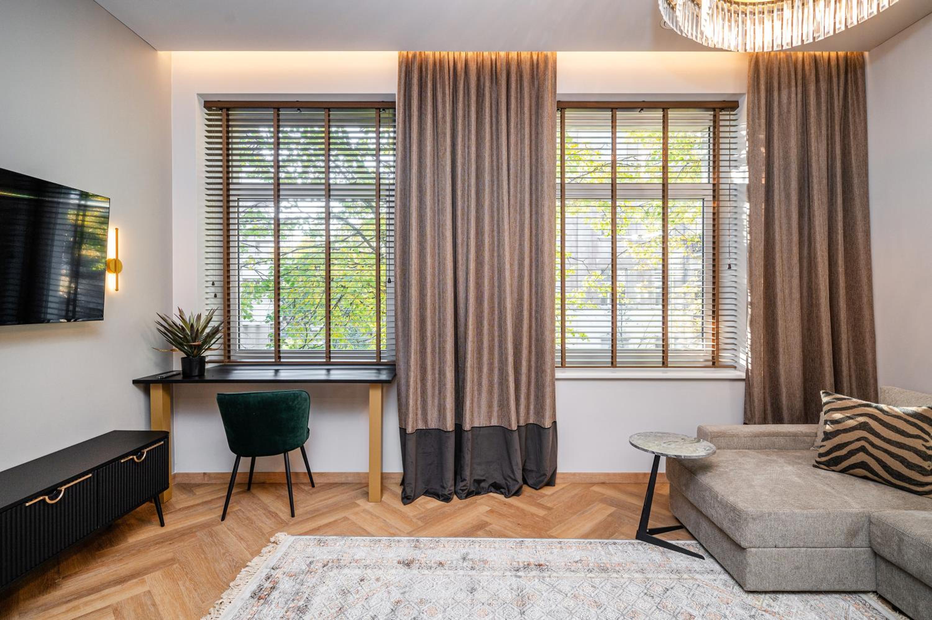 Poppy Apartments