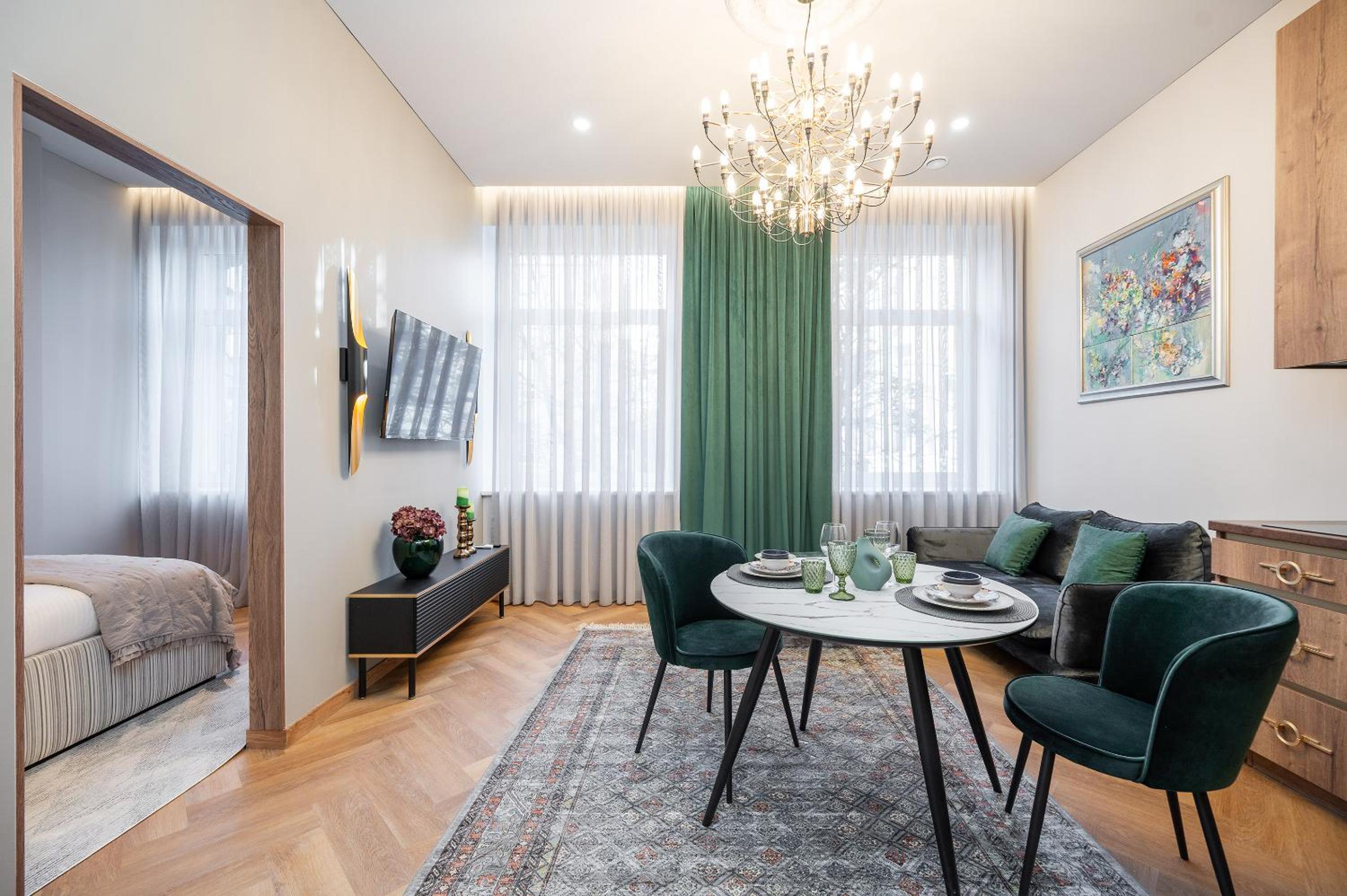 Poppy Apartments