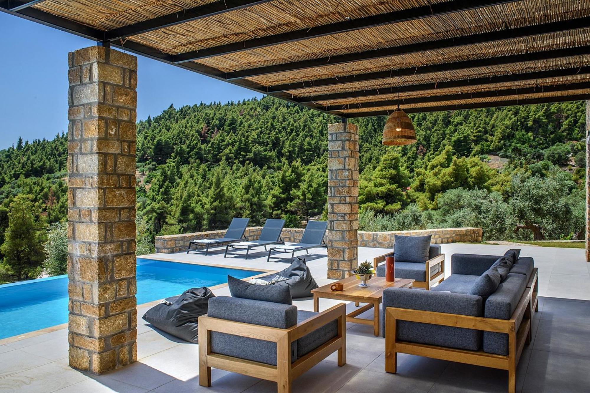 The Mavrolitharo Residence
