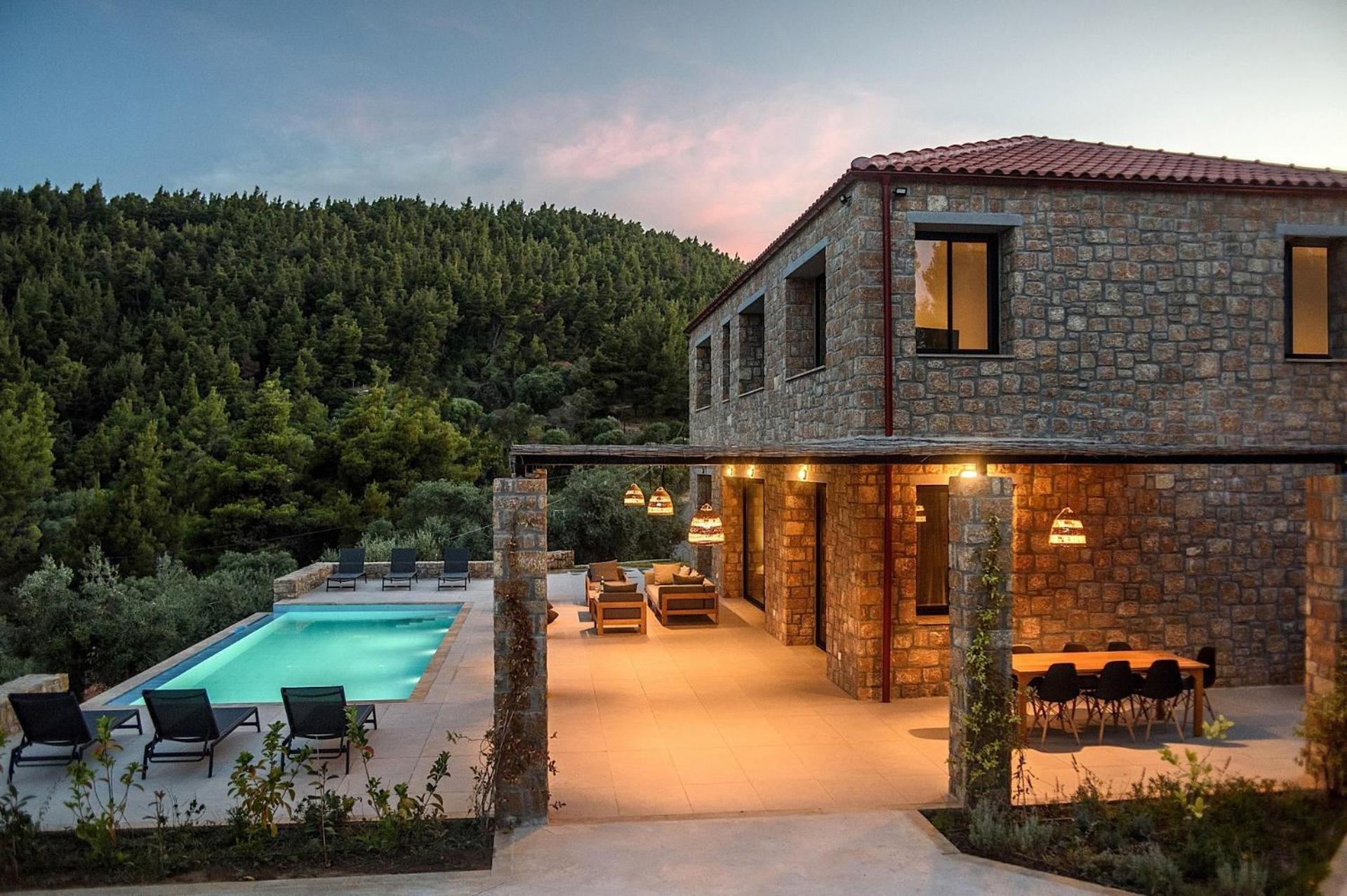 The Mavrolitharo Residence