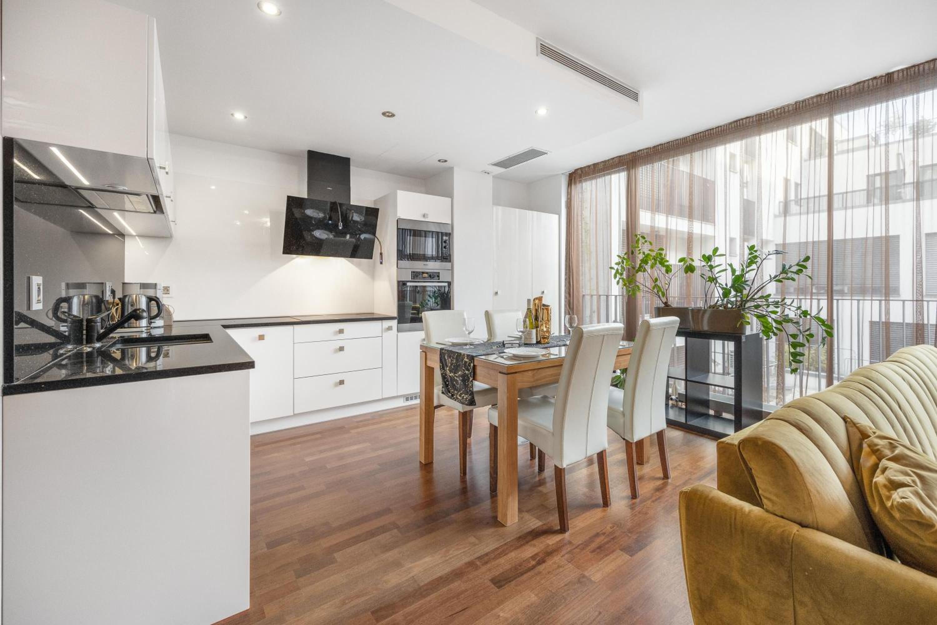REVON Business Apartment, Dunajská 50, Free Parking view 2