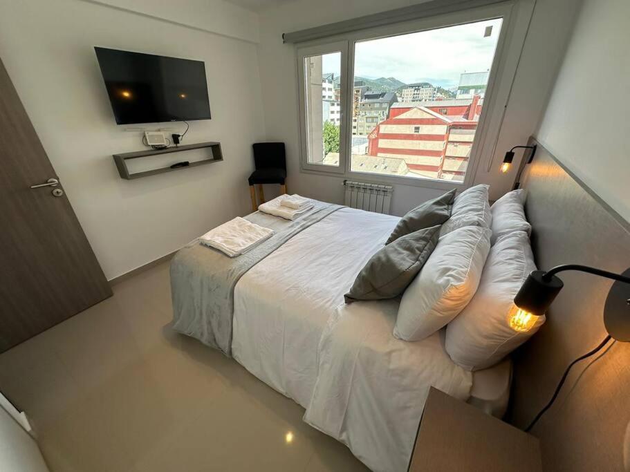 Departamento moderno con vista al lago