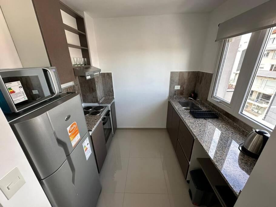 Departamento moderno con vista al lago