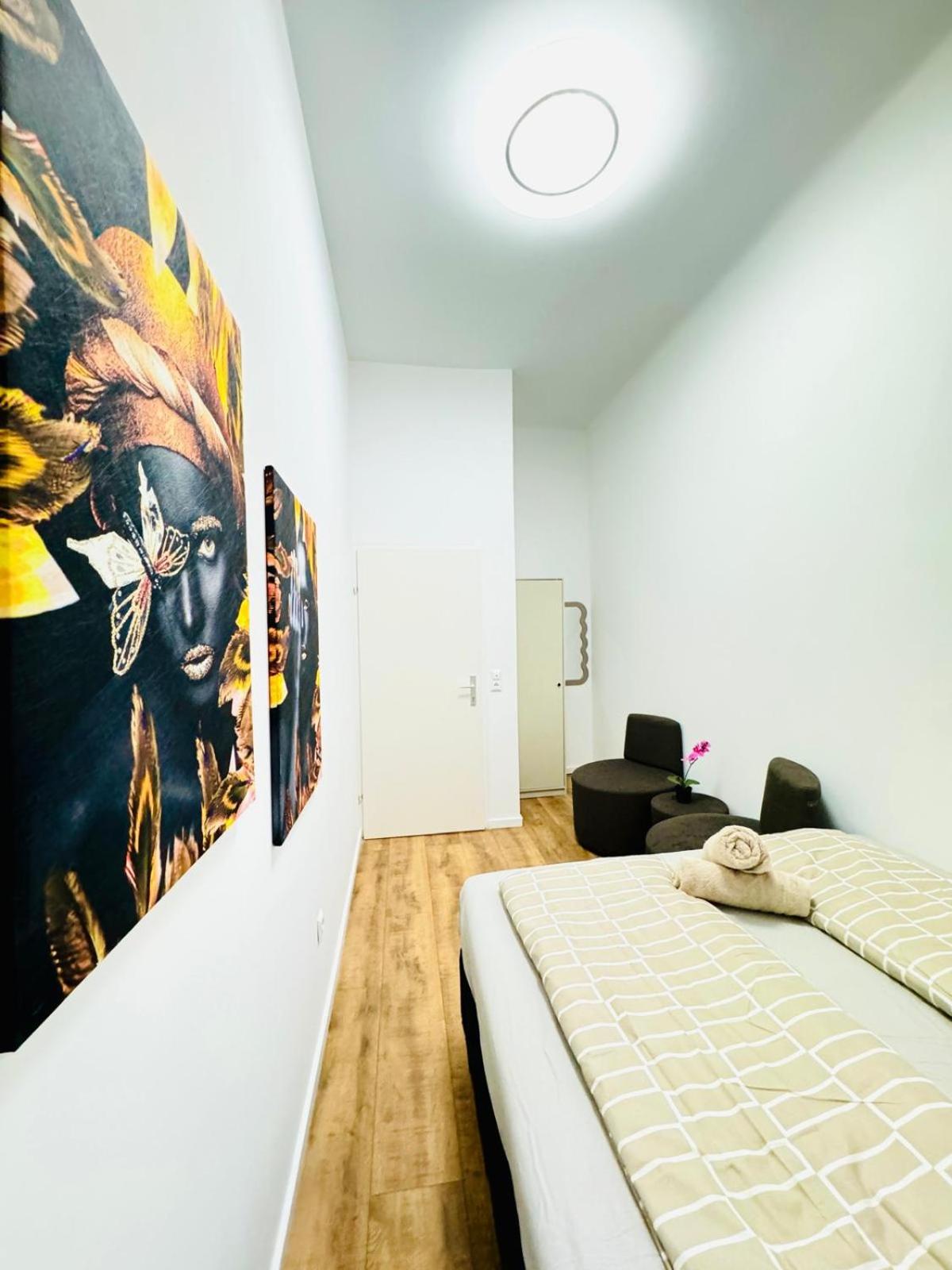 Cozy Private Rooms in 9-Bedroom Apartment Near Augarten