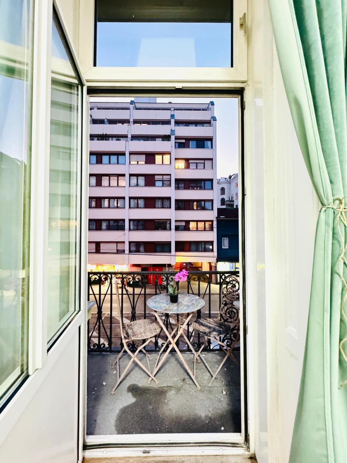 Cozy Private Rooms in 9-Bedroom Apartment Near Augarten