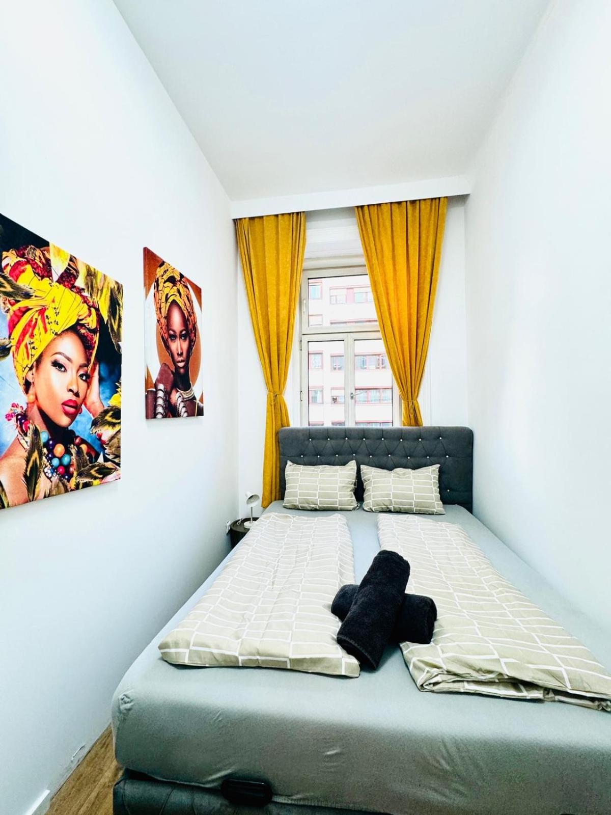 Cozy Private Rooms in 9-Bedroom Apartment Near Augarten