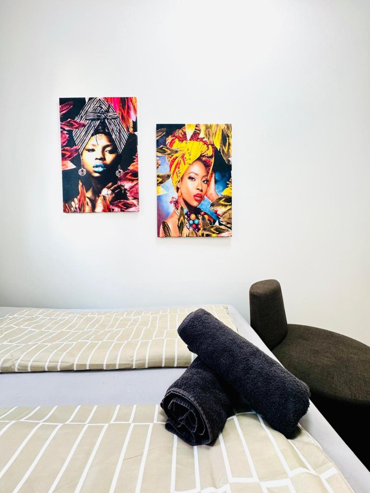 Cozy Private Rooms in 9-Bedroom Apartment Near Augarten