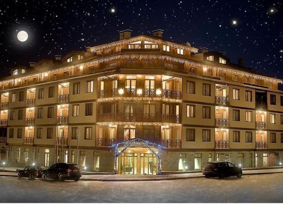 Vihren Palace Residence, close to Gondola lift,211