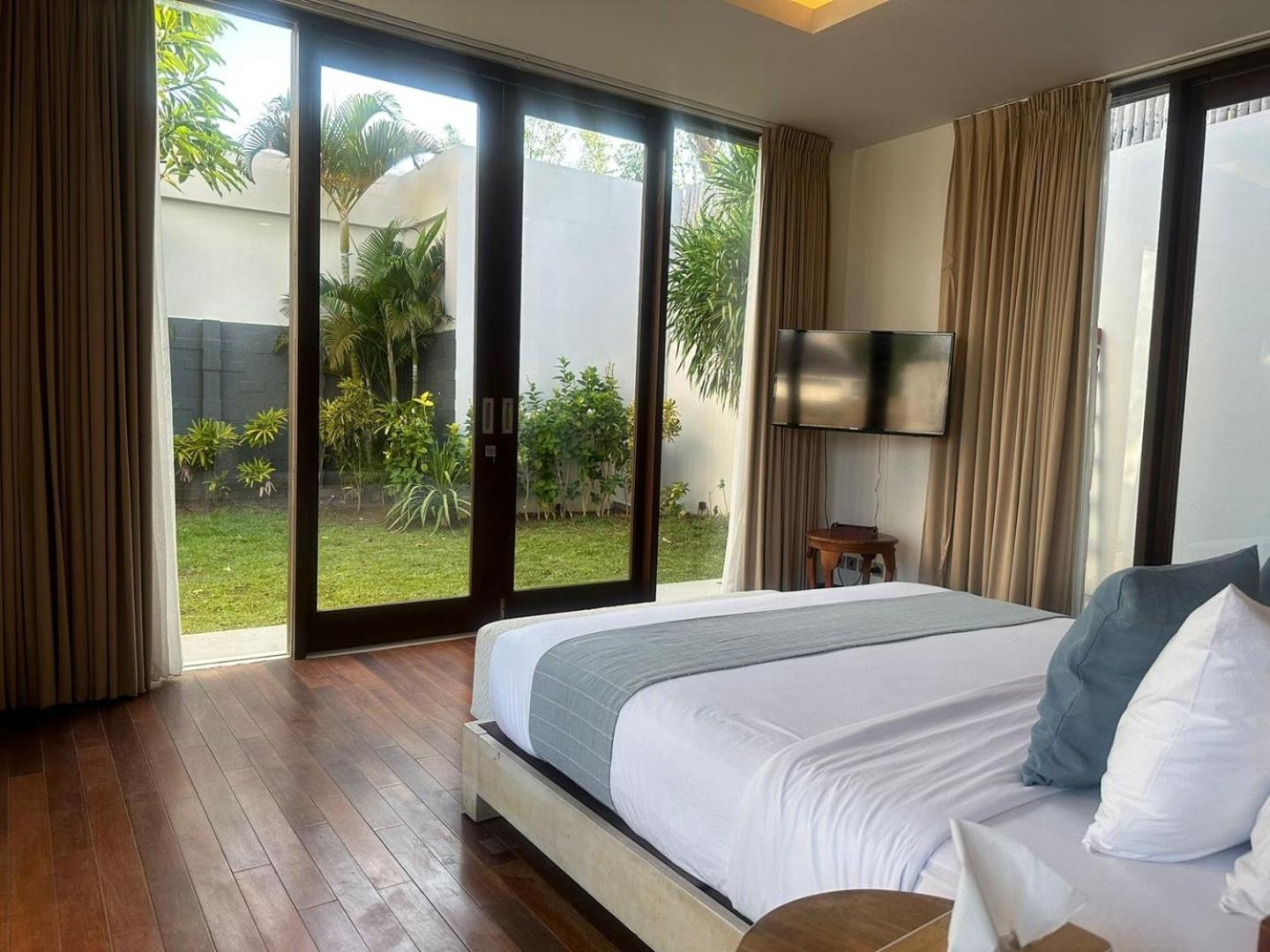 Nusa Dua Villa with Rooftop View