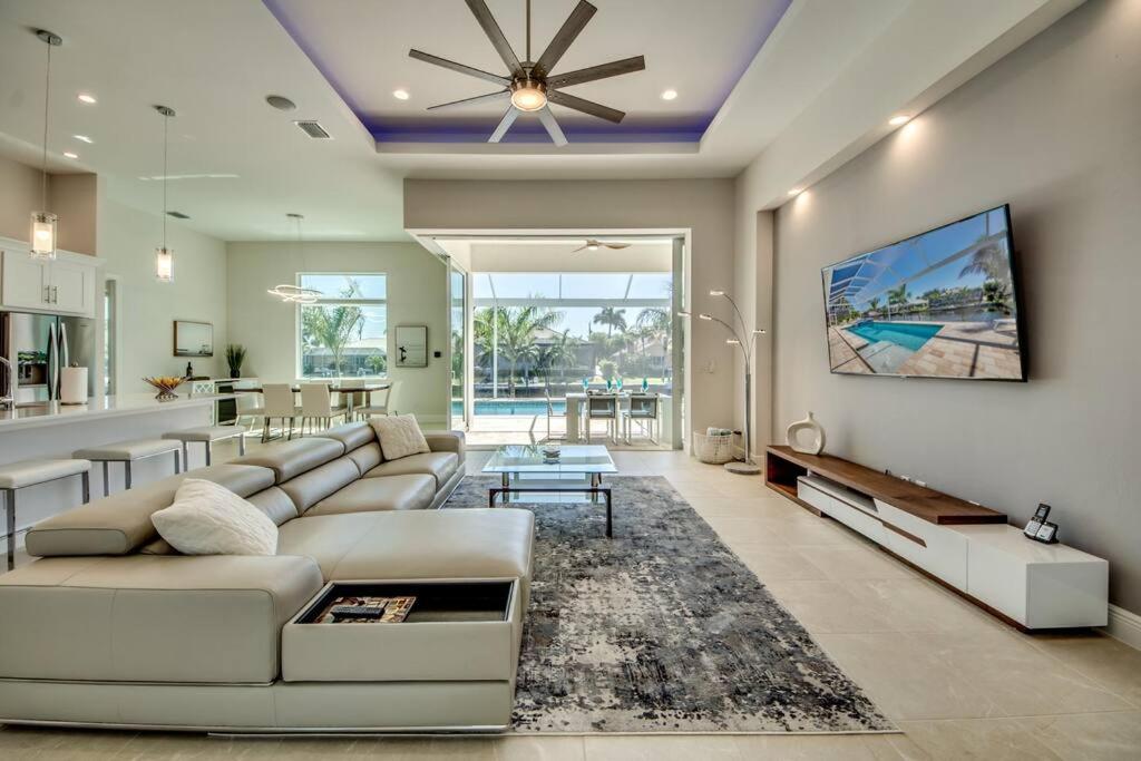 Villa Incredible by CoralVilla