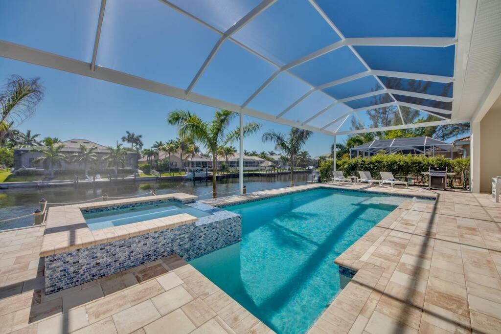 Villa Incredible by CoralVilla