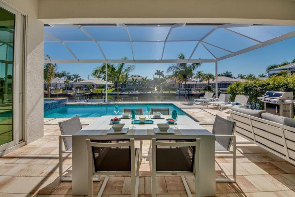 Villa Incredible by CoralVilla