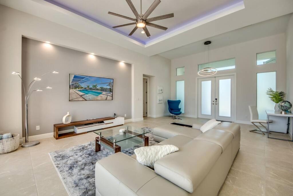 Villa Incredible by CoralVilla