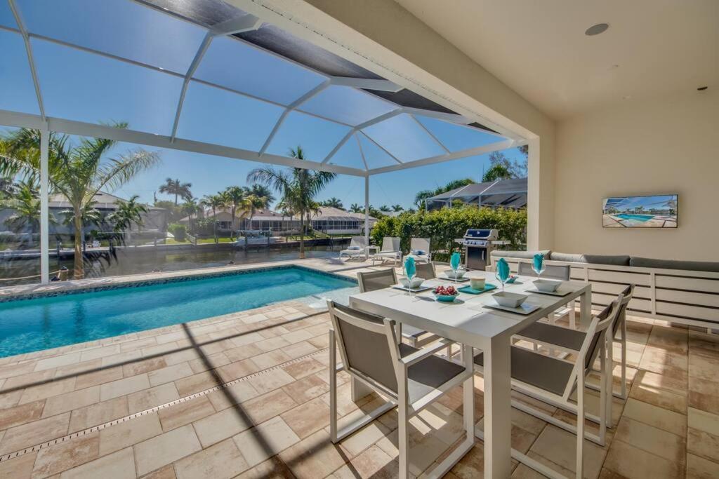 Villa Incredible by CoralVilla