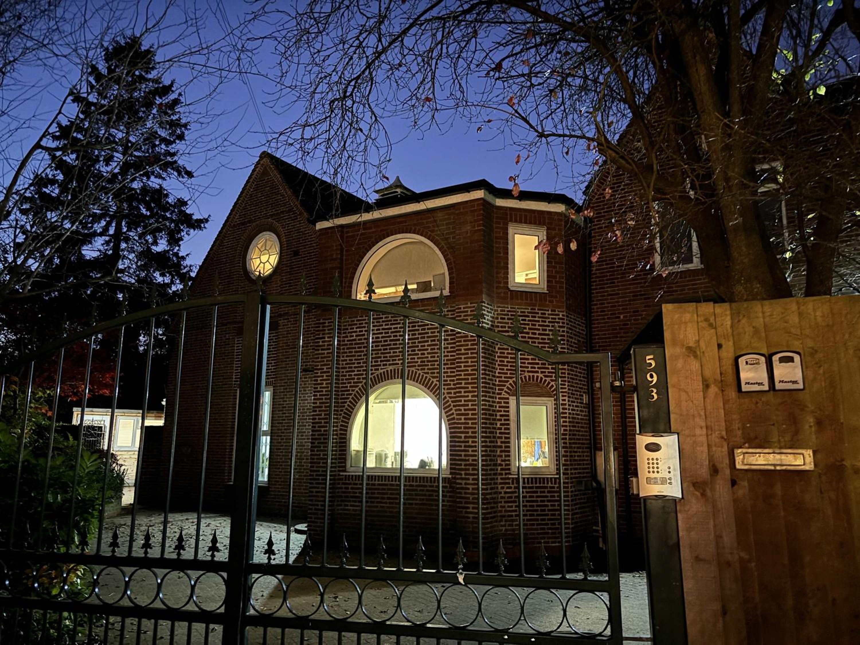 Large Home near Edgbaston Stadium, UOB & QE hospital sleeps 6 view 4