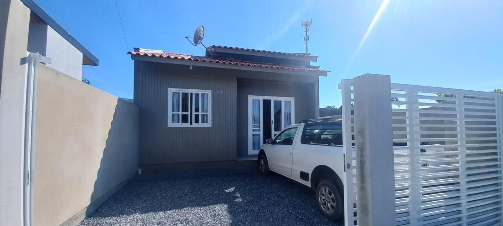 Casa com piscina A 250 METROS DA PRAIA de Canto Grande BOMBINHAS